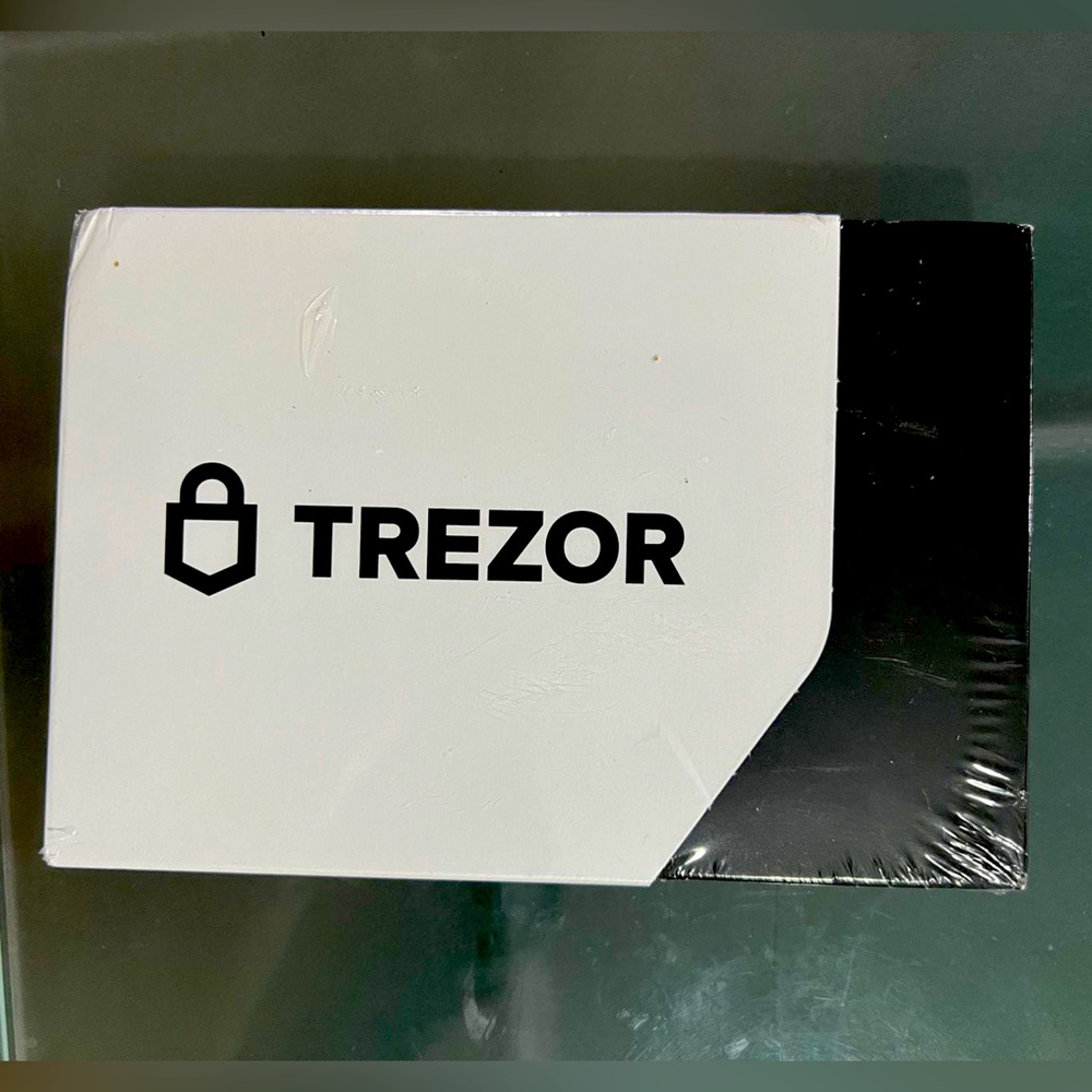TREZOR WALLET MODEL T